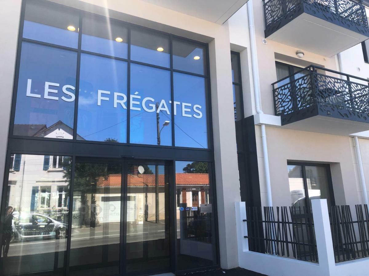 レ・サ​​ーブル・ドロンヌ Domitys Les Fregatesアパートホテル エクステリア 写真